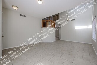 6234 W Southgate St in Phoenix, AZ - Foto de edificio - Building Photo