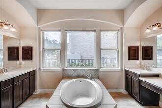 4917 Julian Alps in Austin, TX - Building Photo - Building Photo