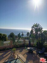 34077 Pacific Coast Hwy, Unit GH in Malibu, CA - Building Photo