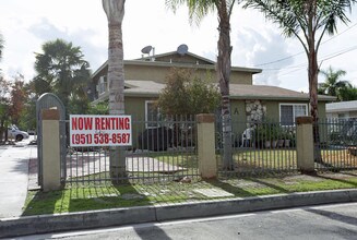 25075-25085 Hardt St in San Bernardino, CA - Foto de edificio - Building Photo