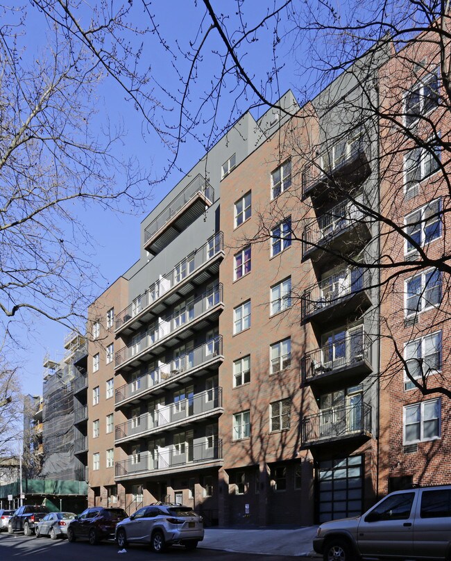 1543 East 19th Street in Brooklyn, NY - Foto de edificio - Building Photo