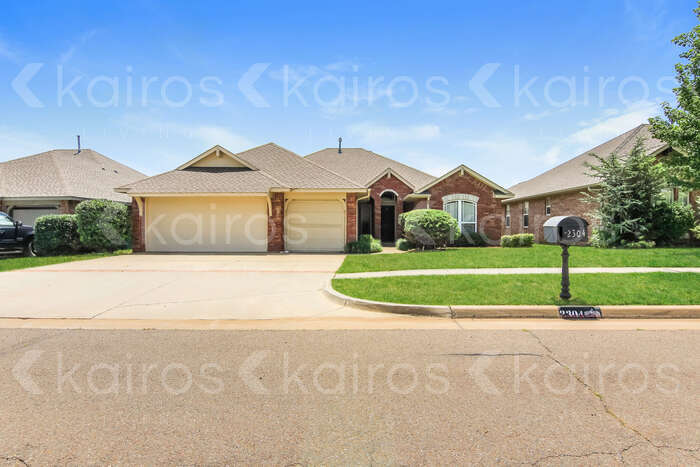 2304 NW 152nd St in Edmond, OK - Building Photo