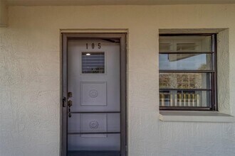 11650 Capri Cir S in Treasure Island, FL - Foto de edificio - Building Photo