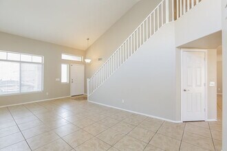 6216 S 52nd Dr in Phoenix, AZ - Foto de edificio - Building Photo