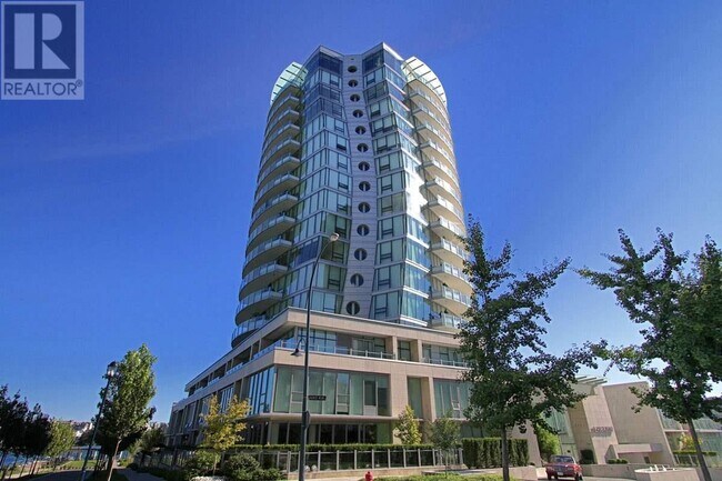288 Beach Crescent in Vancouver, BC - Building Photo - Building Photo
