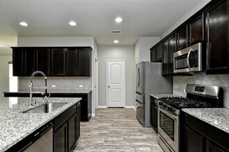 201 Red Matador Ln in Leander, TX - Building Photo - Building Photo