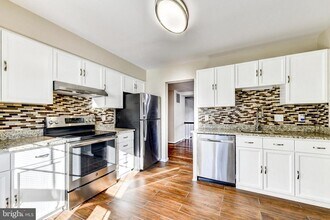 5668 Ridge View Dr in Alexandria, VA - Building Photo - Building Photo