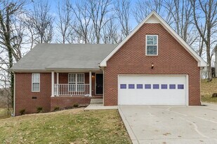 107 Victoria Ln E in Hendersonville, TN - Building Photo