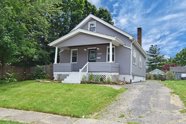 property at 1701 Sundale Ave