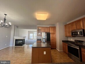 67 Pike Pl, Unit 1 bedroom 1706 in Stafford, VA - Building Photo - Building Photo