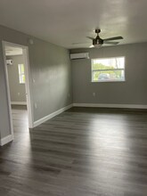 1122 Neptune Dr in Ruskin, FL - Building Photo - Building Photo