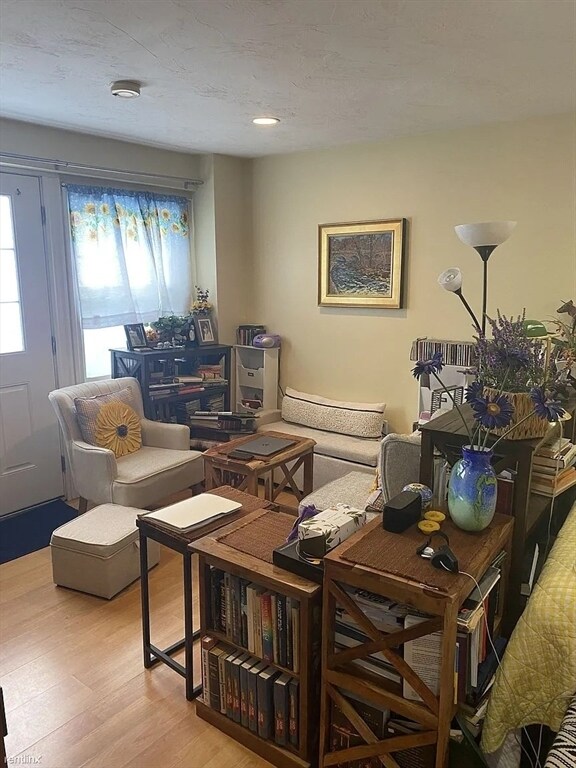 252 Mason Ter, Unit G in Brookline, MA - Foto de edificio - Building Photo