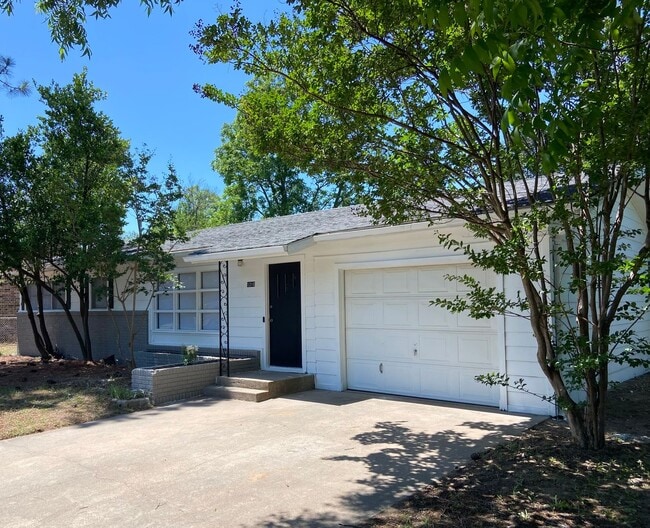 property at 1310 N Garfield Ave