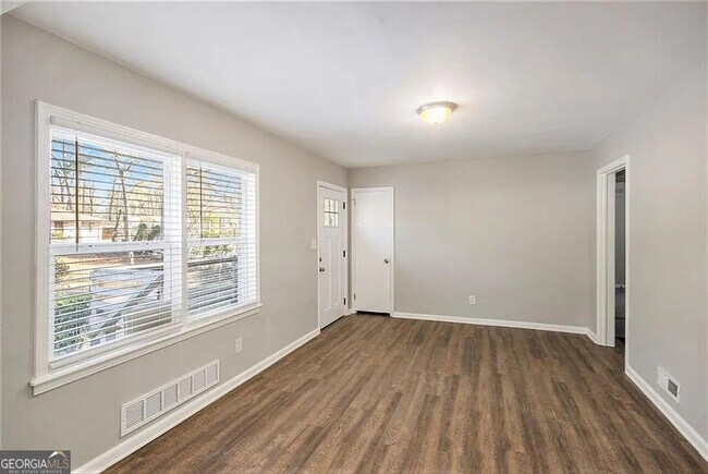 2077 Rosewood Rd in Decatur, GA - Building Photo - Building Photo