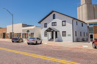 410 1st St in Milford, NE - Building Photo - Building Photo