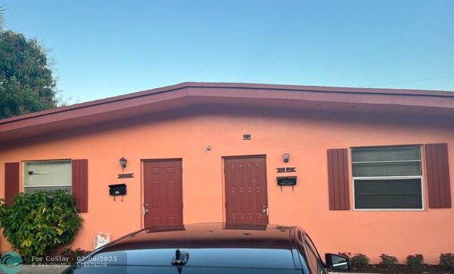 912 NW 17th Ave in Fort Lauderdale, FL - Foto de edificio - Building Photo