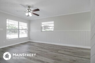 548 Cambridge Cir in South Daytona, FL - Building Photo - Building Photo