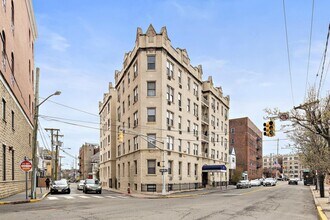 151 Sip Ave in Jersey City, NJ - Building Photo - Building Photo