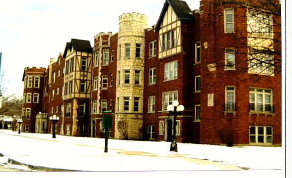 Longwood Towers in Chicago, IL - Foto de edificio