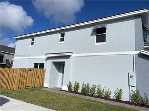 116 NE 13th Ave in Homestead, FL - Building Photo - Building Photo