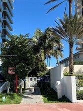 5750 Collins Ave in Miami Beach, FL - Building Photo - Building Photo