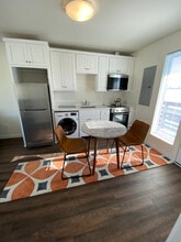 Steele Apartments in Portland, OR - Foto de edificio - Building Photo