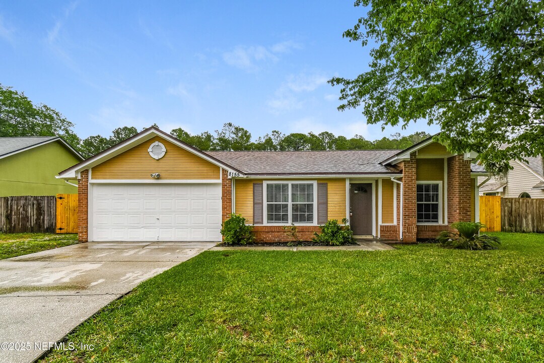8155 Teaticket Dr in Jacksonville, FL - Building Photo
