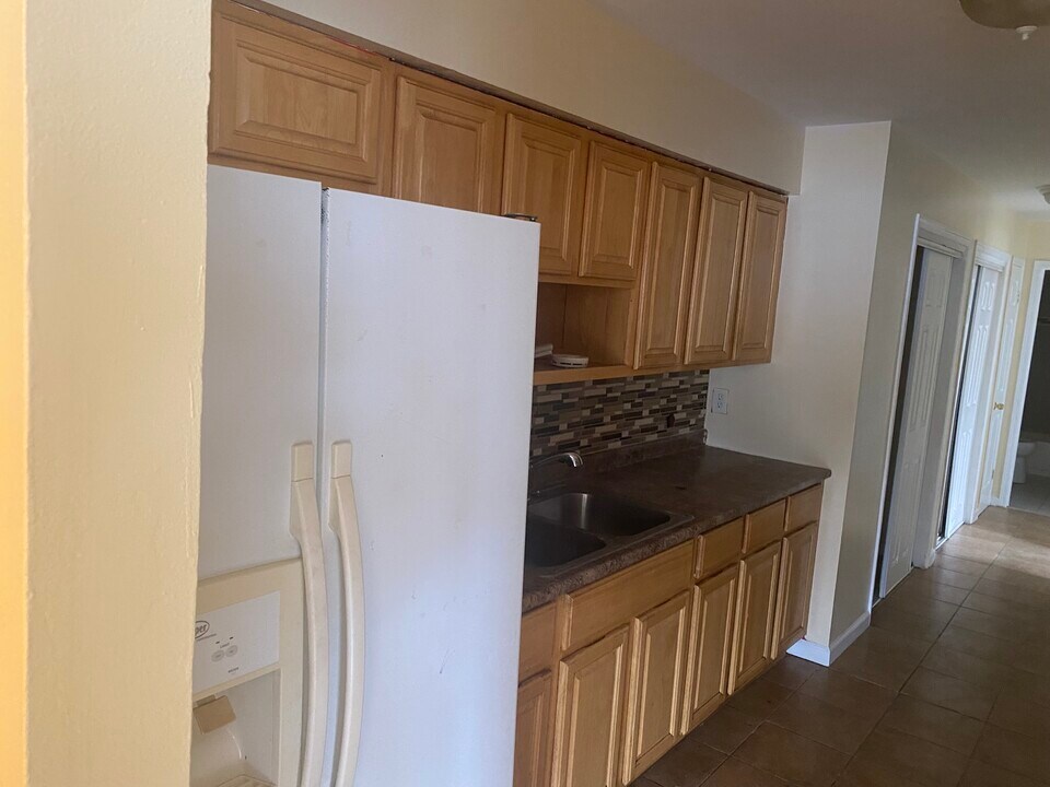 337 Bond St in Elizabeth, NJ - Building Photo