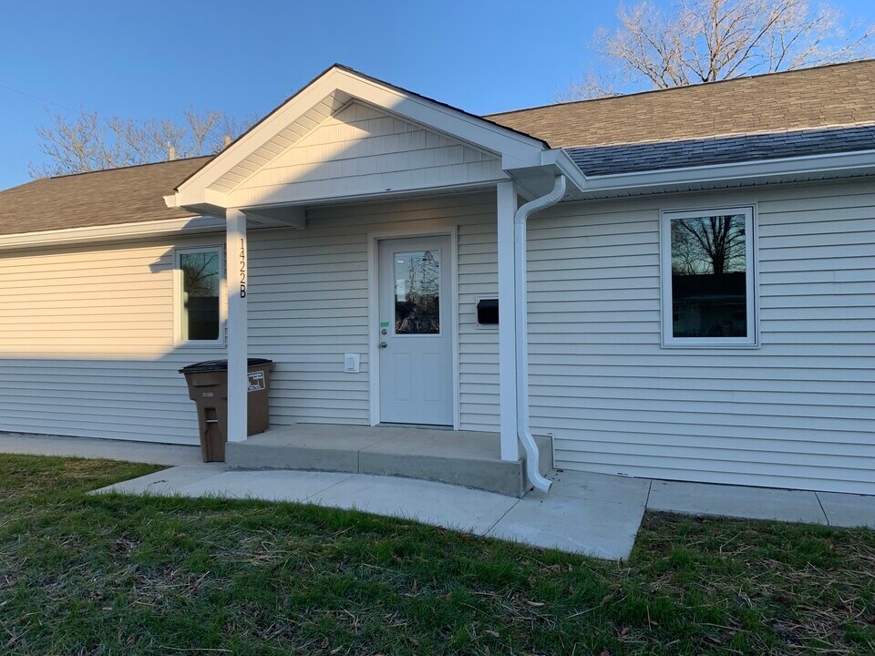 1422 Chestnut St, Unit B in Columbus, IN - Foto de edificio