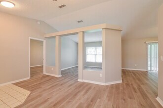 4015 Eagle Feather Dr in Orlando, FL - Building Photo - Building Photo