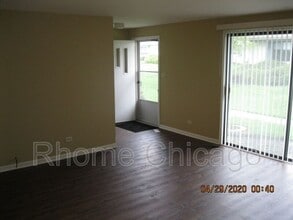 236 Whidah Ct in Schaumburg, IL - Building Photo - Building Photo