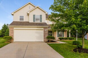 8233 Twin River Dr in Indianapolis, IN - Building Photo