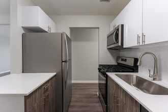 The Preserve at Woodfield in Rolling Meadows, IL - Foto de edificio - Interior Photo