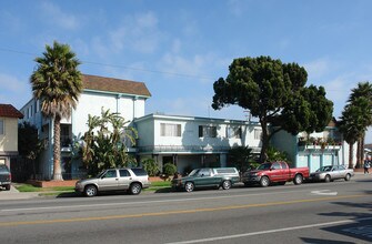 Encanto Apartments in Oxnard, CA - Building Photo - Building Photo