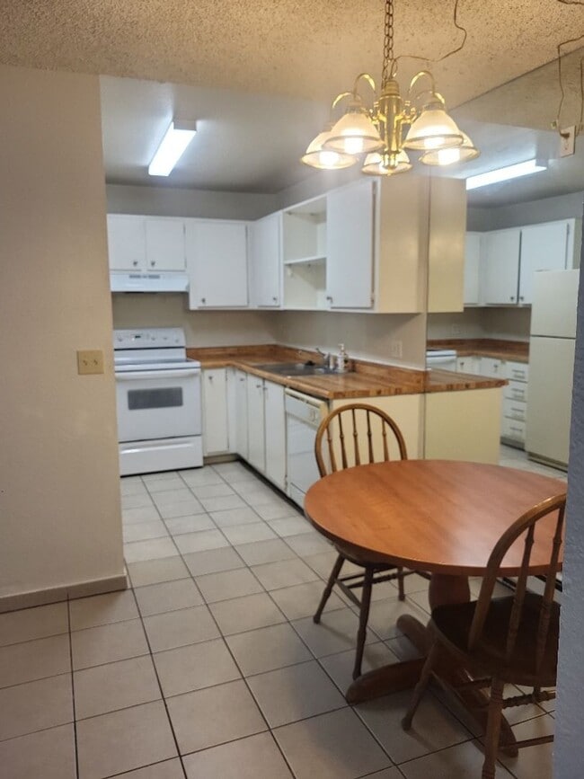 2100 Highview Ct in Reno, NV - Building Photo - Building Photo