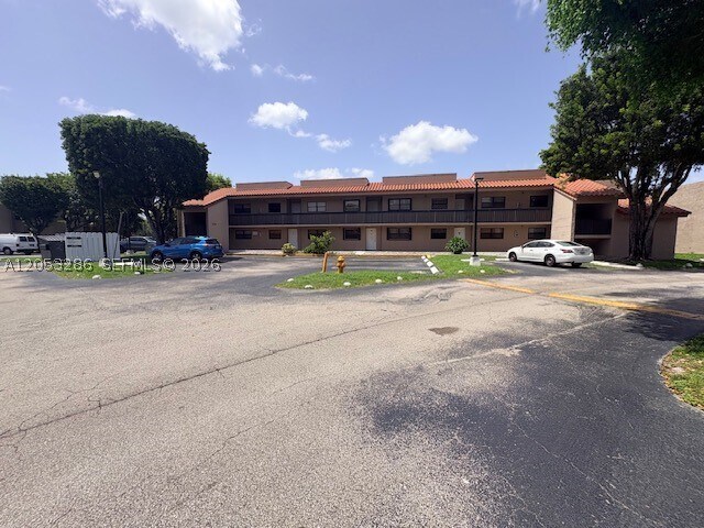 220 W Park Dr