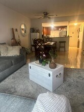 11131 Royal Palm Blvd in Coral Springs, FL - Foto de edificio - Building Photo