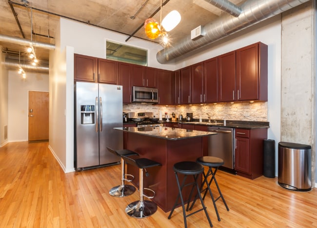 933 W Van Buren St, Unit #  0812 in Chicago, IL - Foto de edificio - Building Photo