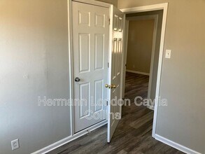 9840 Medford Dr in St. Louis, MO - Building Photo - Building Photo