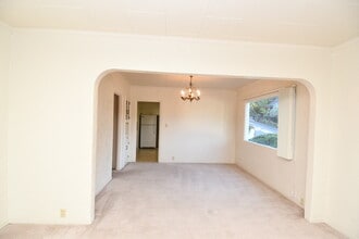 1368 SE Overlook Ave in Roseburg, OR - Building Photo - Building Photo