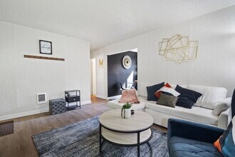 140 4th St in Fairview, OR - Building Photo - Building Photo