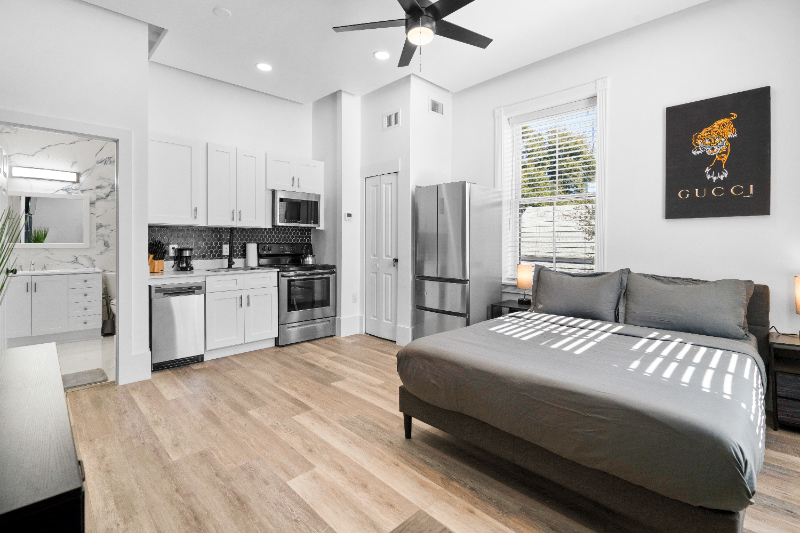 1301 E Columbus Dr in Tampa, FL - Building Photo