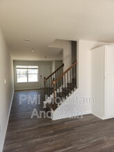 30 Cain Holw Wy in Asheville, NC - Building Photo - Building Photo