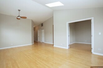 573 W Parkside Dr in Palatine, IL - Building Photo - Building Photo