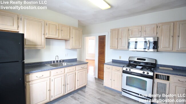96 Conwell Ave, Unit #3