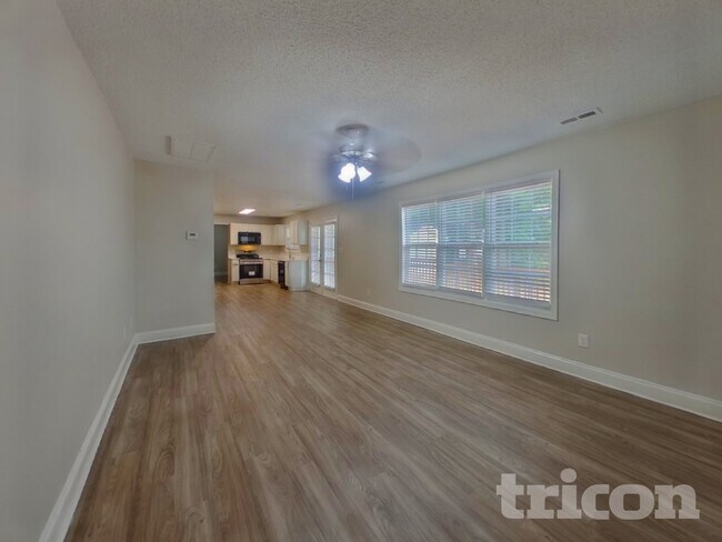 3453 Sunset Rd in Charlotte, NC - Foto de edificio - Building Photo