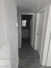 33 Gold Bar Ct in Las Vegas, NV - Building Photo - Building Photo