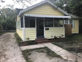 2748 Broadway Ave in Jacksonville, FL - Building Photo