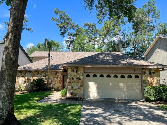 9 Huntsmans Horn Cir