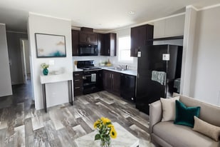 114 Partridge Ln in Pittsburg, KS - Building Photo